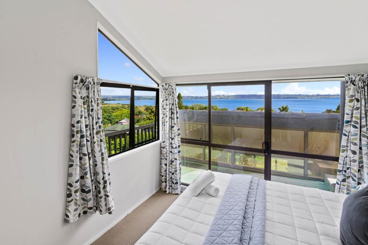 The Bird House - Kawaha Point, Rotorua. Stylish Six Bedroom Home With Space, Views And Relaxed Atmosphere Dış mekan fotoğraf